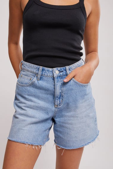 90's Mid Straight Shorts