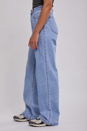 94 High & Wide Jeans