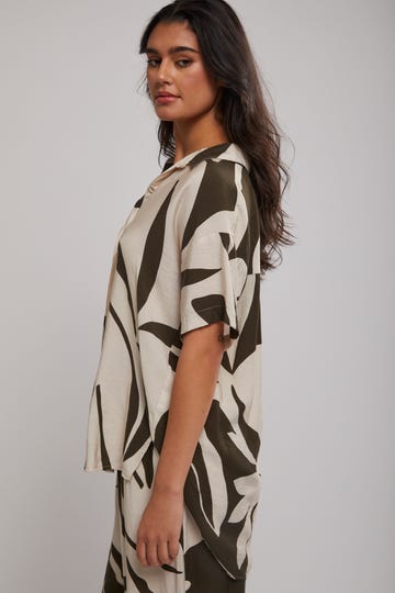 Acacia Resort Shirt