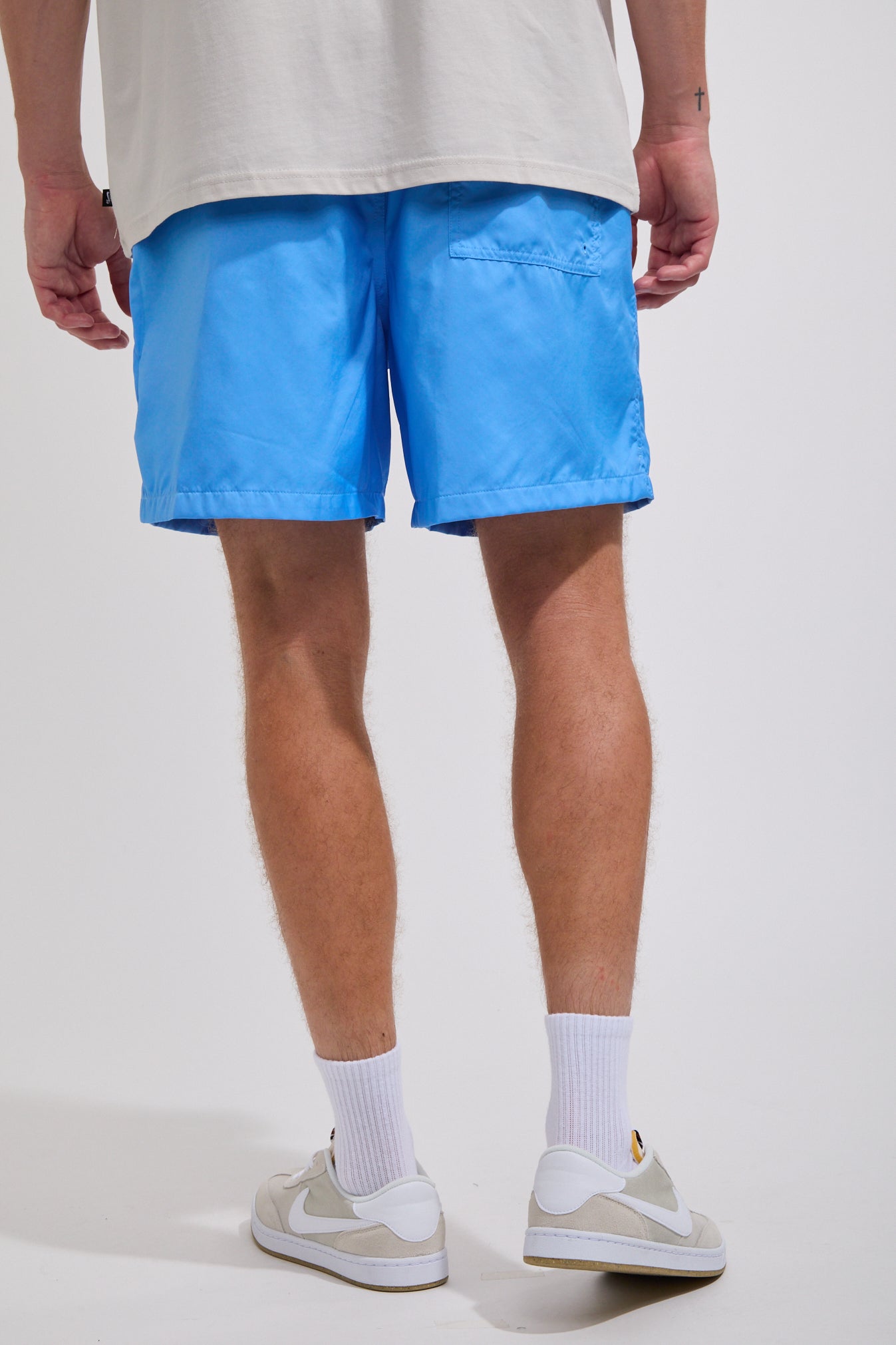 nike club essentials woven flow shorts blue