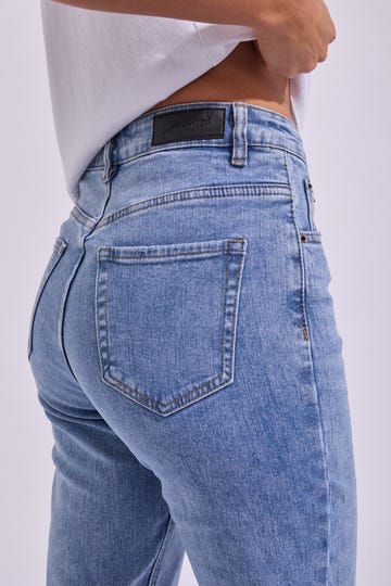 Connie Jeans