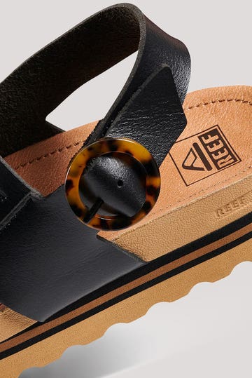 Cushion Vista Hi Buckle Sandals North Beach