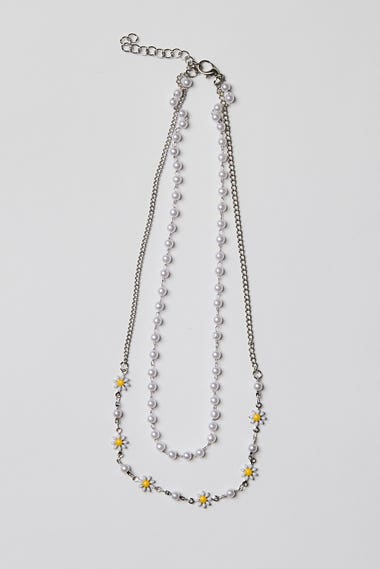 Daisy And Pearl Necklace