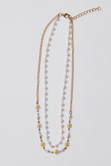 Daisy And Pearl Necklace