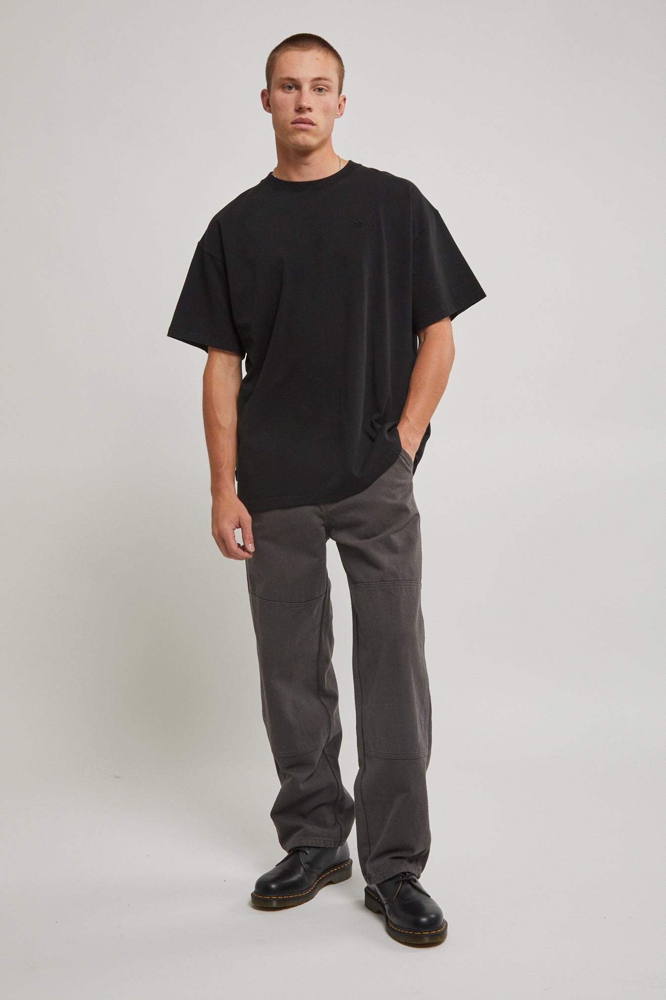 Common Divisor Rhombus Double Pleated Knee Pants - Black Denim | Garmentory