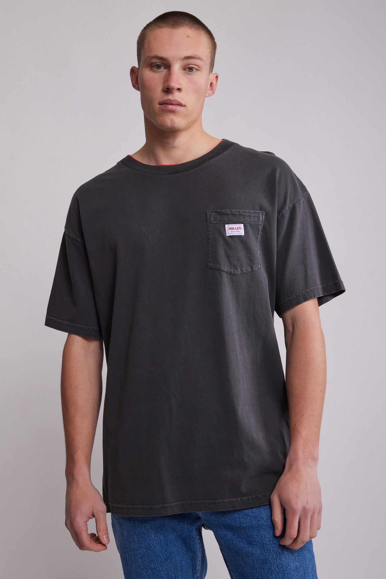 https://www.northbeach.co.nz/content/products/double-rib-pocket-tee-vintage-black-1-ros33t13-063.jpg