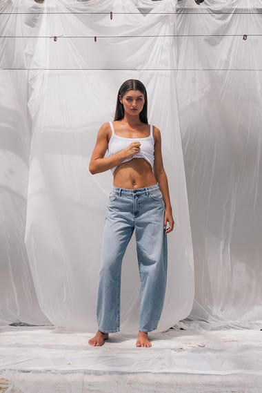 Gigi Barrel Jeans