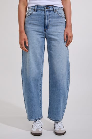 Gigi Barrel Jeans