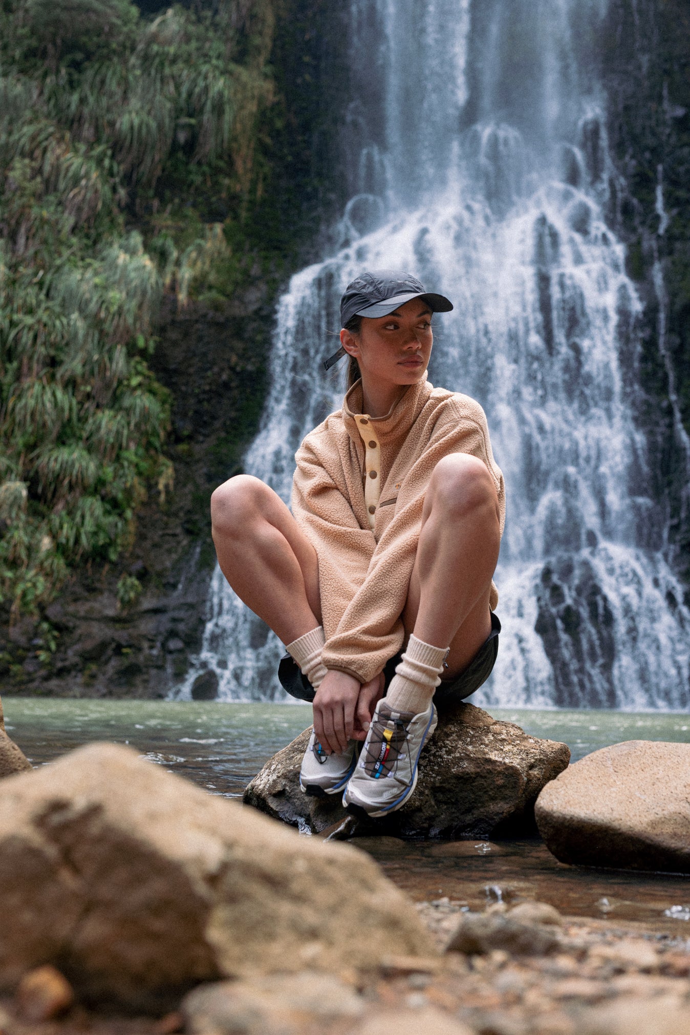 helvetia-ii-crop-half-snap-