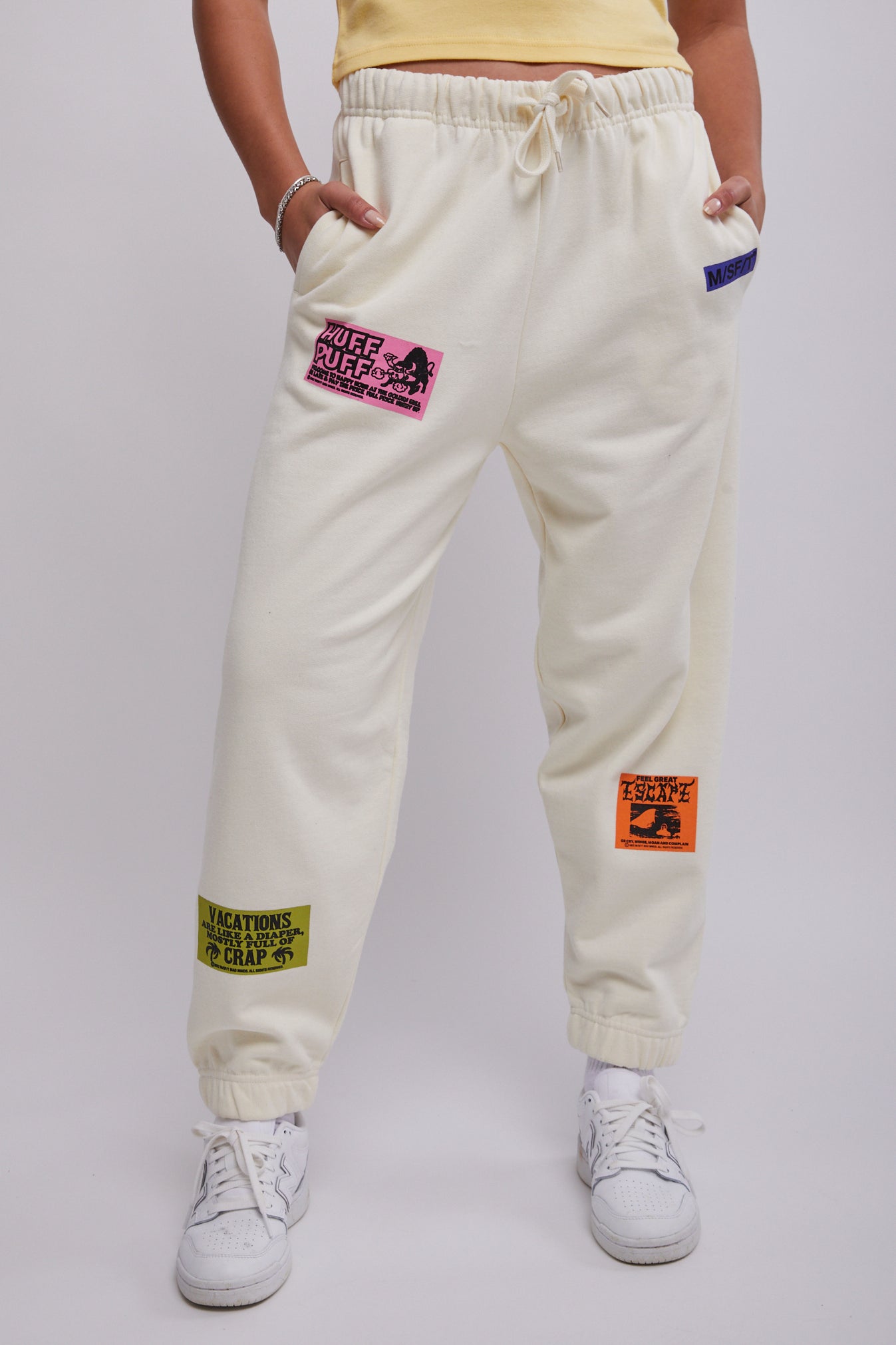 Discover 127+ funky track pants latest