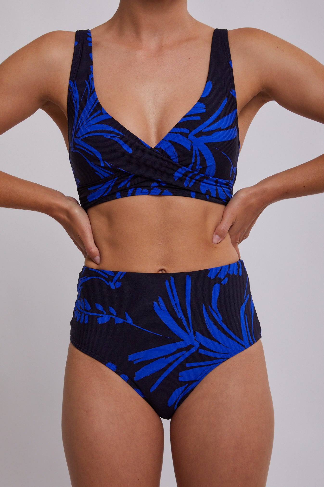 High Waisted Bikini Bottom - Noche